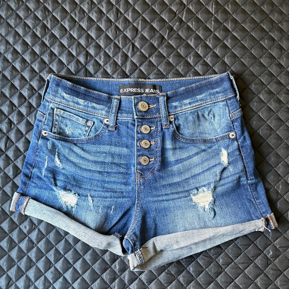 Express High Waisted Medium Wash 4-Button Jean Shorts, Size 00